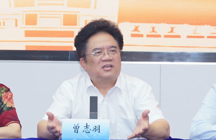 曾志羽校长讲话.jpg