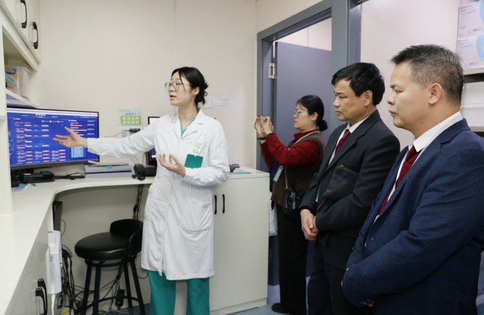 广西医科大学附属口腔医院赴西安两所医院交流学习 第 3 张 广西医科大学附属口腔医院赴西安两所医院交流学习 第 3 张