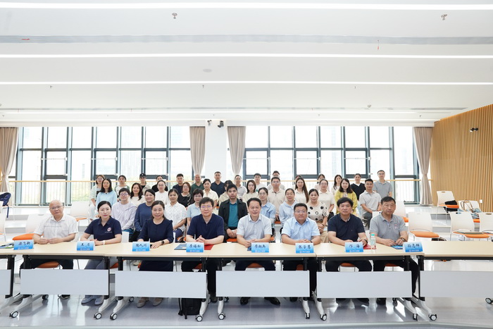 260507我院成功举办口腔材料与临床设备创新转化专题讲座4_调整大小.JPG