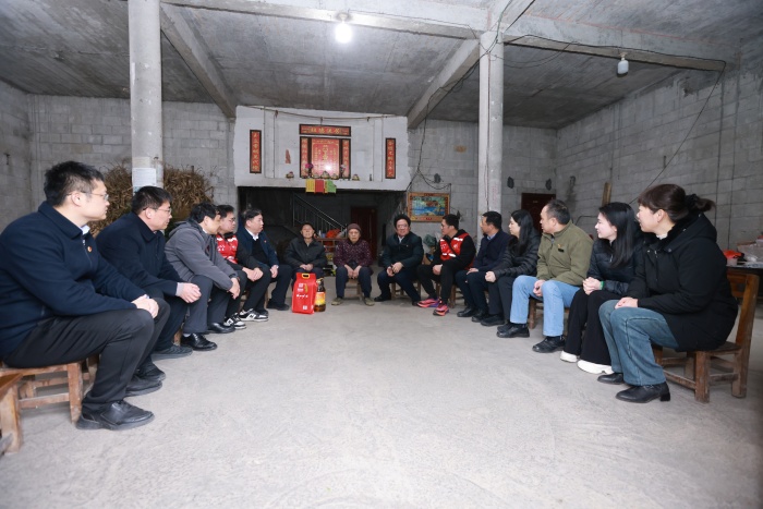 校领导带队赴广西医科大学附属口腔医院定点帮扶村开展遍访调研暨春节慰问活动 第 4 张