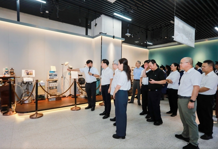 梦想从这里起飞 | 广西医科大学口腔医学院、附属口腔医院院史馆举行揭幕仪式 第 3 张