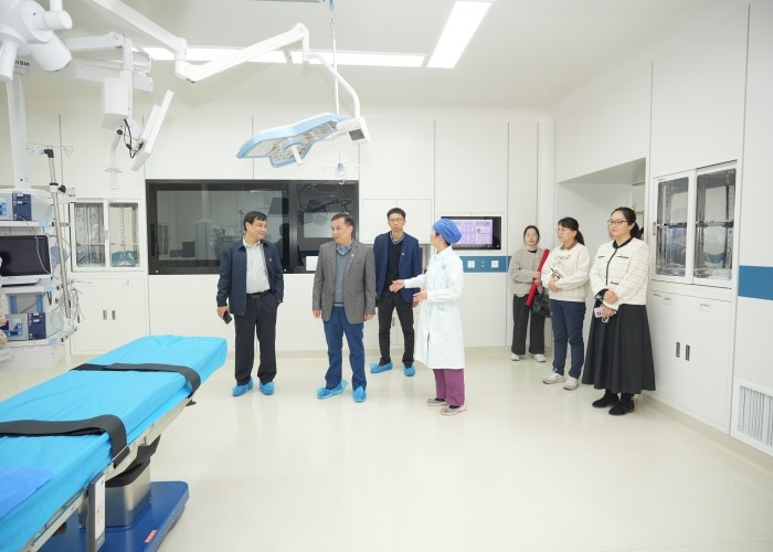 党建引领聚合力 业务融合启新篇——广西医科大学附属口腔医院行政管理第一党支部与药学院行政党支部开展党建联建活动 第 2 张