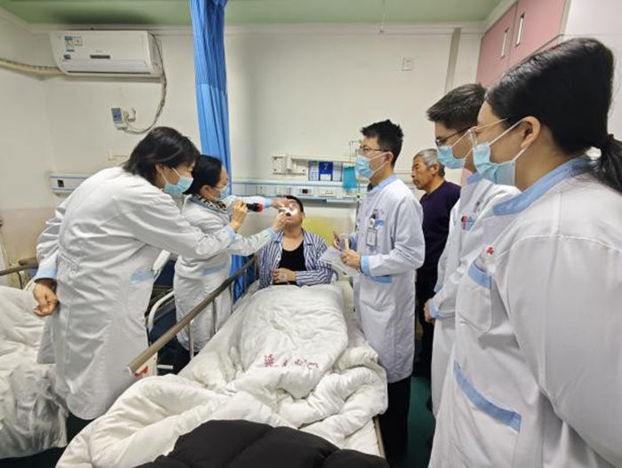 杏林桃李沐延风 初心如炬照征程——我院教师完成中华口腔医学会西部行志愿服务 第 5 张