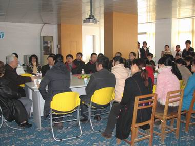 中国工程院邱蔚六院士与口腔医学院研究生亲切